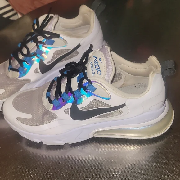 Nike Sneakers with Blue and Black Details - Picture 3 of 8